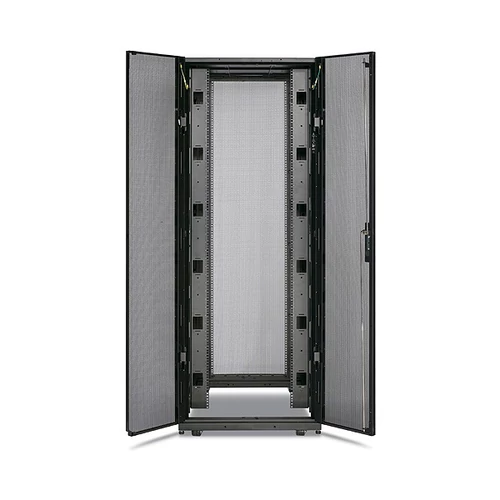 APC AR3350 42U magas, max: 1022 kg 750 mm széles, 1200 mm mély NetShelter SX típusú rackszekrény, fekete oldallal